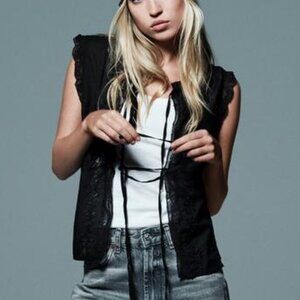 *NWT* Zara EMBROIDERED LACE TIED TOP Black XS